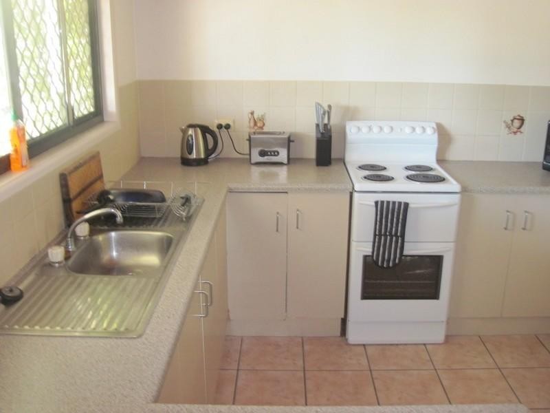 1 Grace Avenue, Cannonvale QLD 4802