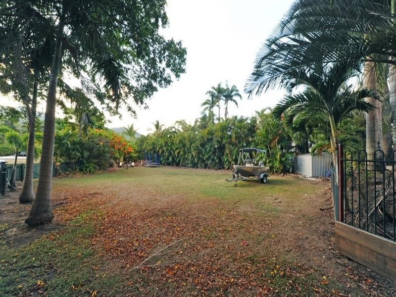 1 Sandpiper Crescent, Jubilee Pocket QLD 4802