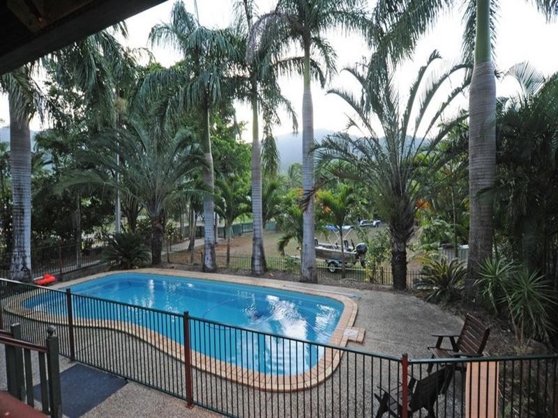 1 Sandpiper Crescent, Jubilee Pocket QLD 4802