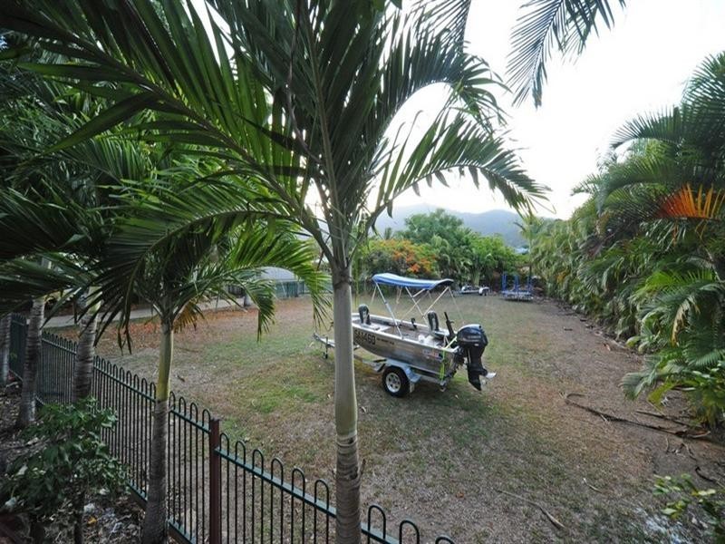 1 Sandpiper Crescent, Jubilee Pocket QLD 4802