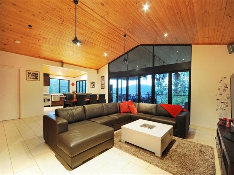 39 Parkland Drive, Cannonvale QLD 4802