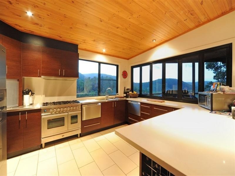 39 Parkland Drive, Cannonvale QLD 4802