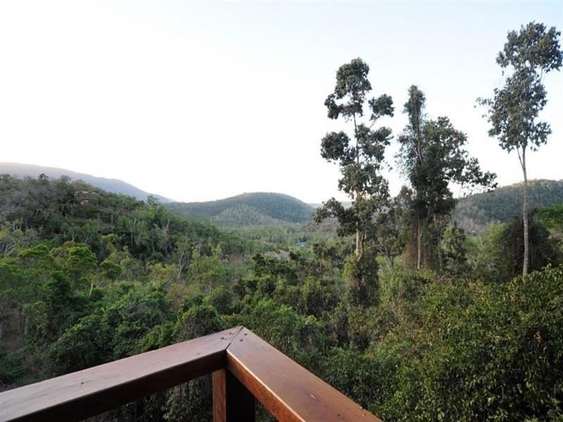 39 Parkland Drive, Cannonvale QLD 4802