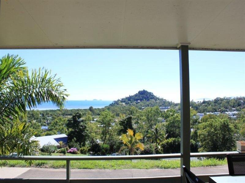 5 Katoota Court, Cannonvale QLD 4802