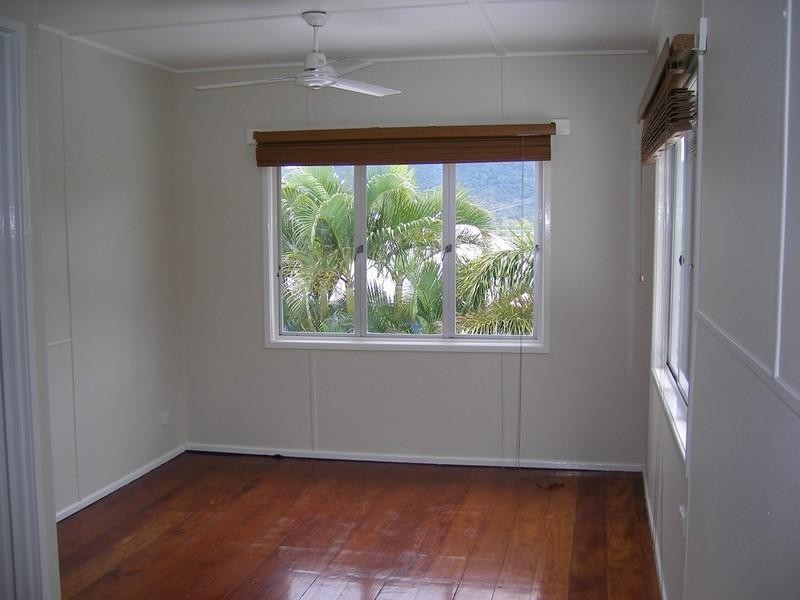 11 Hillcrest Avenue, Airlie Beach QLD 4802