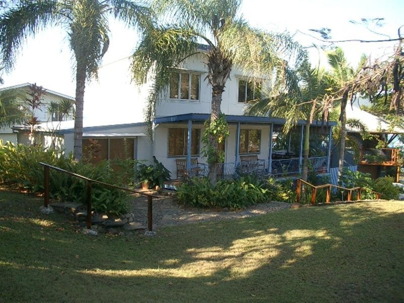 11 Hillcrest Avenue, Airlie Beach QLD 4802