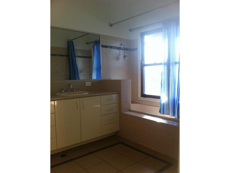 4/8 Golden Orchid Drive, Airlie Beach QLD 4802