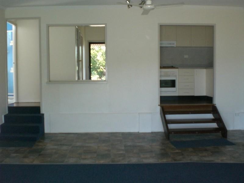 16 Summit Avenue, Airlie Beach QLD 4802
