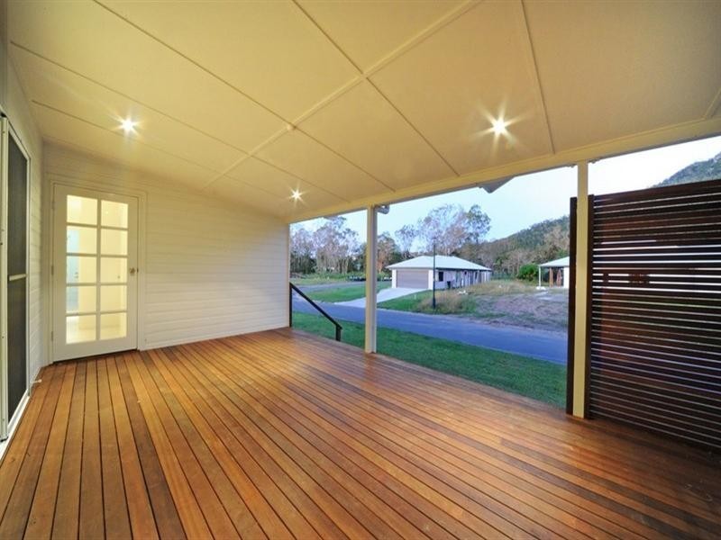 53 Abell Road, Cannonvale QLD 4802