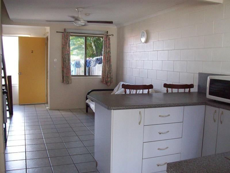 2/9 Salmon Street, Cannonvale QLD 4802