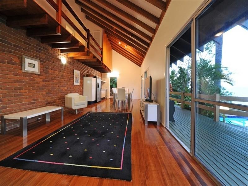 1 Stewart Drive, Cannonvale QLD 4802