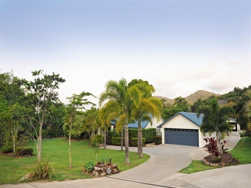 69 Stanley Drive, Cannonvale QLD 4802