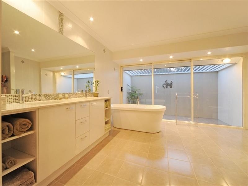 69 Stanley Drive, Cannonvale QLD 4802