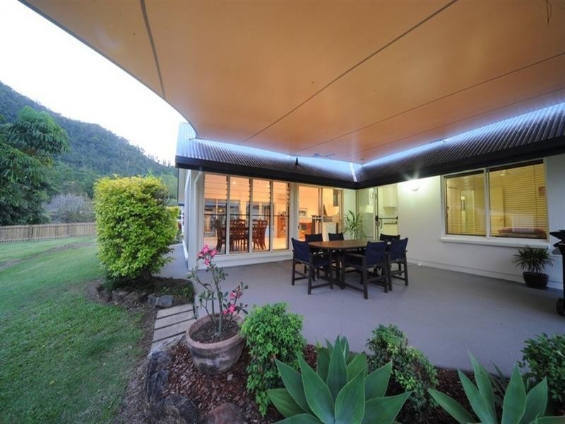 69 Stanley Drive, Cannonvale QLD 4802