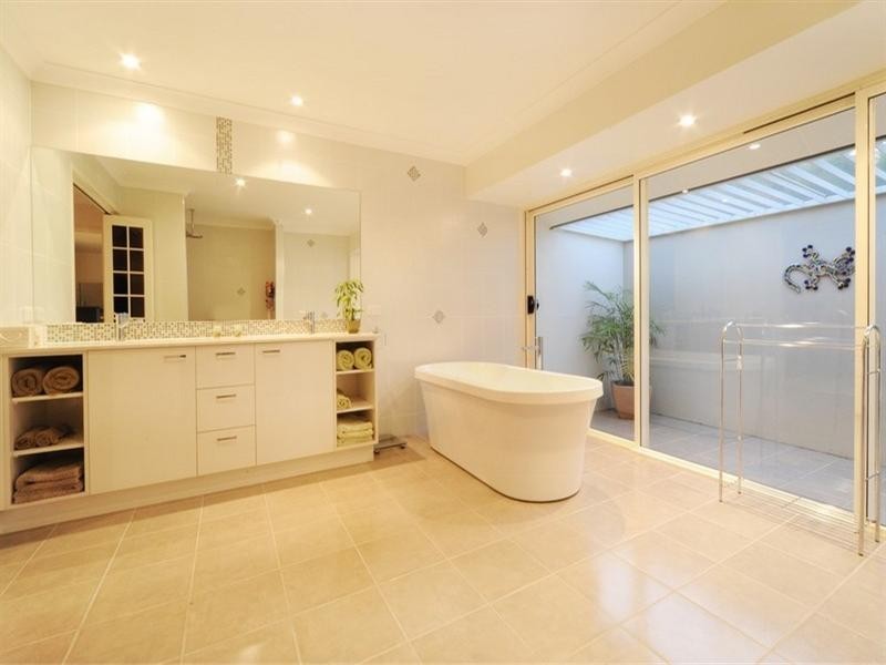 69 Stanley Drive, Cannonvale QLD 4802