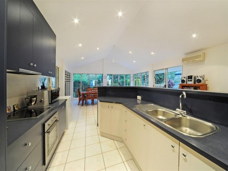 69 Stanley Drive, Cannonvale QLD 4802