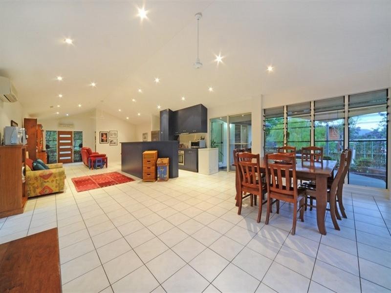 69 Stanley Drive, Cannonvale QLD 4802