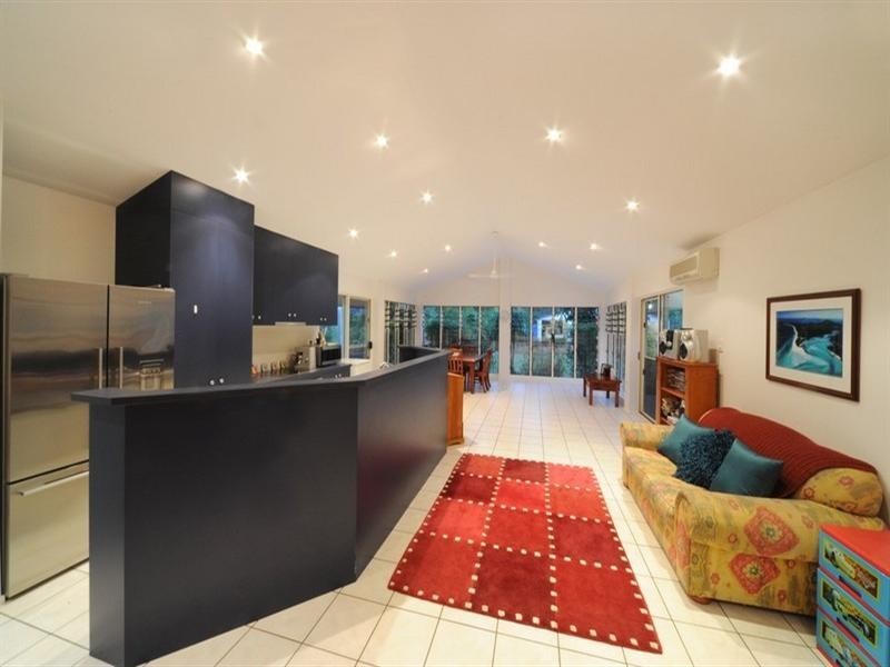 69 Stanley Drive, Cannonvale QLD 4802