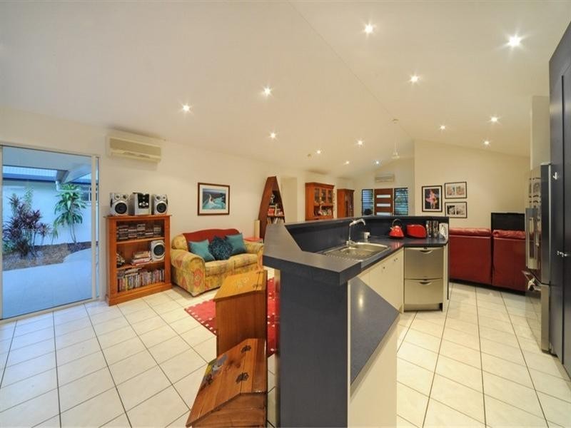 69 Stanley Drive, Cannonvale QLD 4802