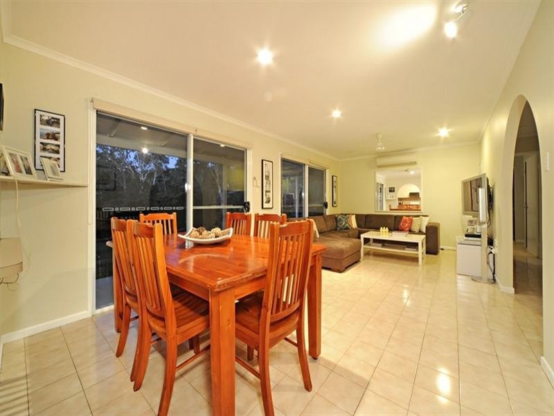 32 Tropic Road, Cannonvale QLD 4802