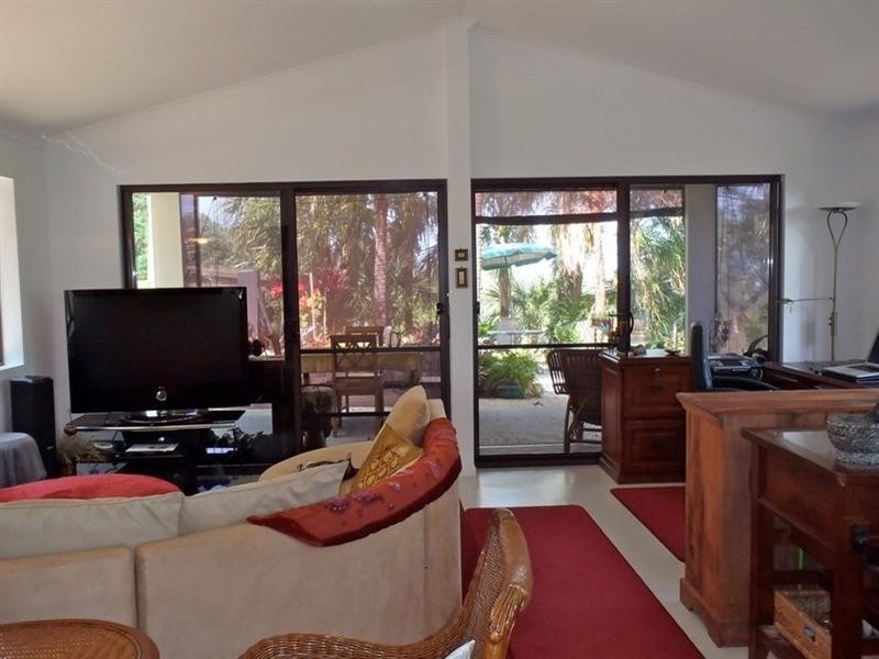 126 Parkland Drive, Cannonvale QLD 4802