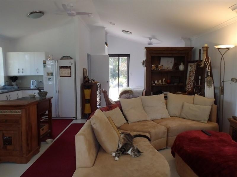 126 Parkland Drive, Cannonvale QLD 4802