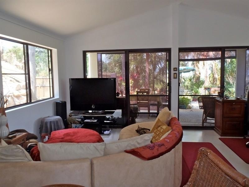 126 Parkland Drive, Cannonvale QLD 4802