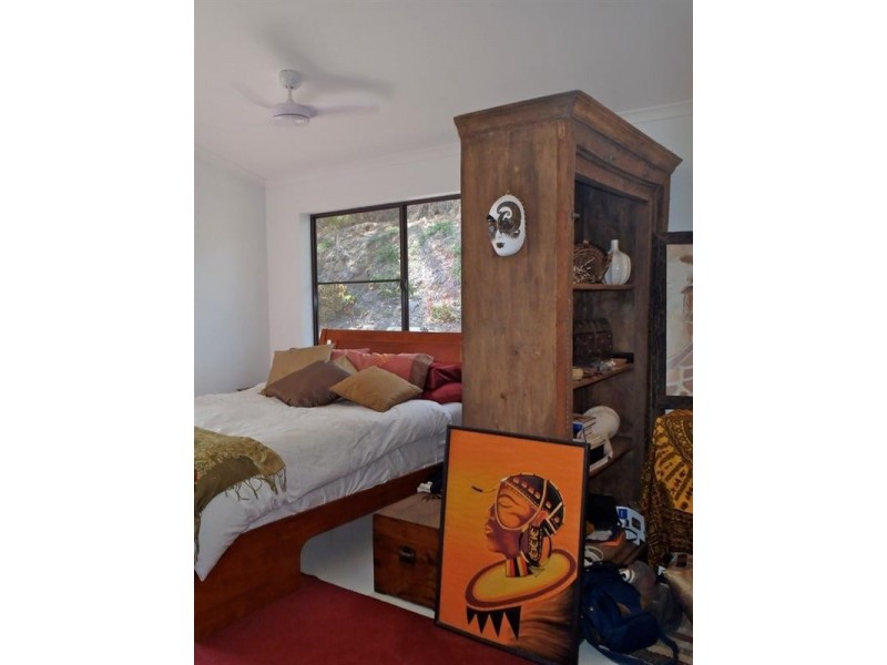 126 Parkland Drive, Cannonvale QLD 4802