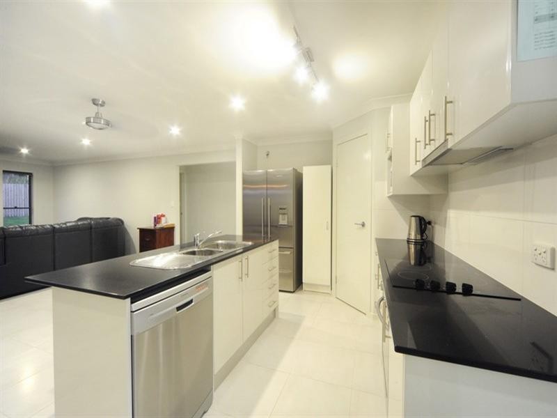 39 Endeavour Circuit, Cannonvale QLD 4802