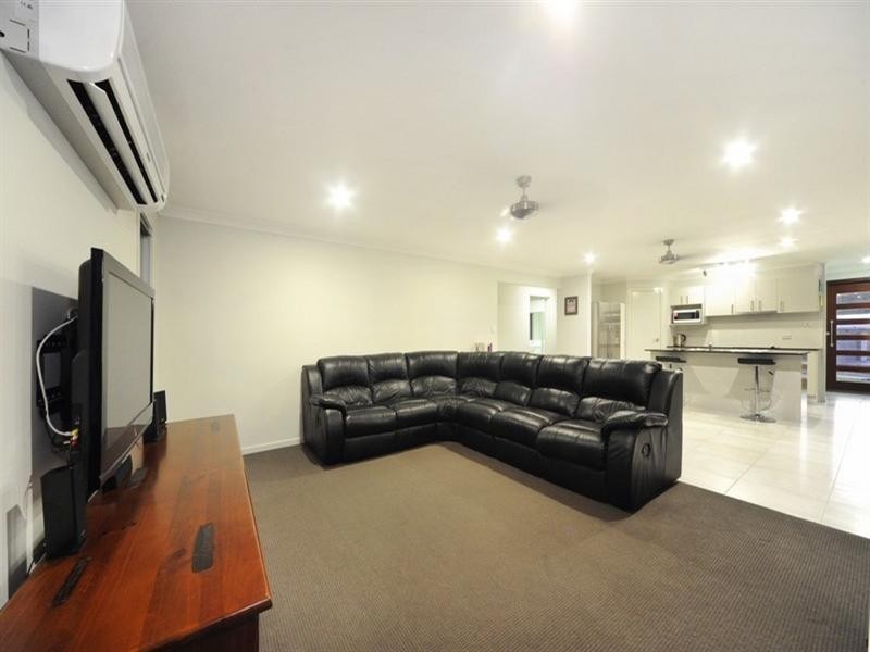 39 Endeavour Circuit, Cannonvale QLD 4802