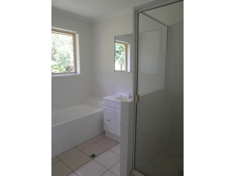 1 Cateran Close, Cannonvale QLD 4802