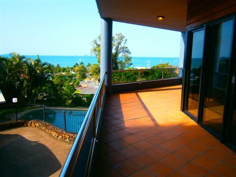 4/6 Golden Orchid Drive, Airlie Beach QLD 4802