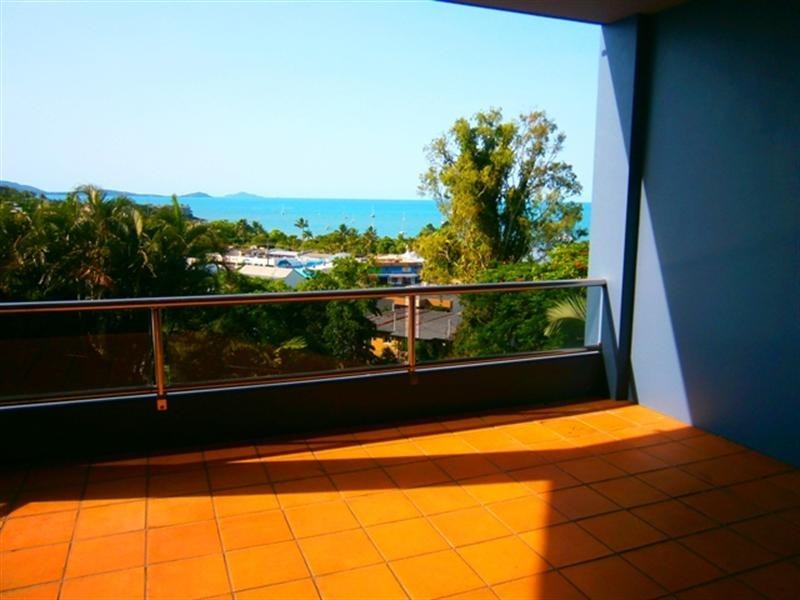4/6 Golden Orchid Drive, Airlie Beach QLD 4802