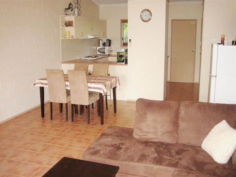 1/7 Macarthur Drive, Cannonvale QLD 4802