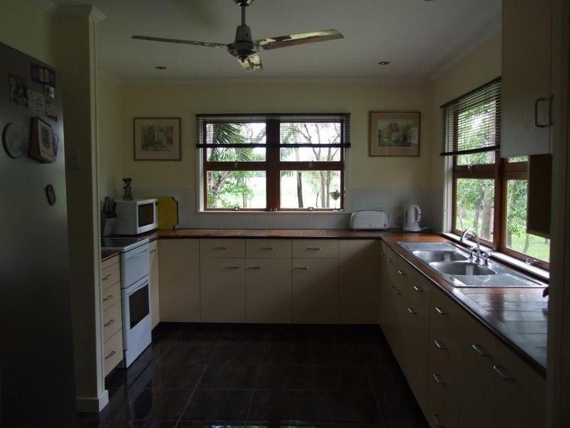 855 Shute Harbour Road, Mount Marlow QLD 4800