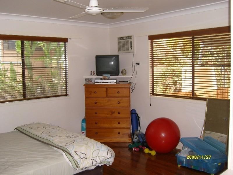 5 Wambiri Street, Cannonvale QLD 4802