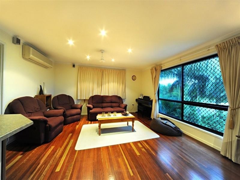 32 Jones Road, Cannonvale QLD 4802