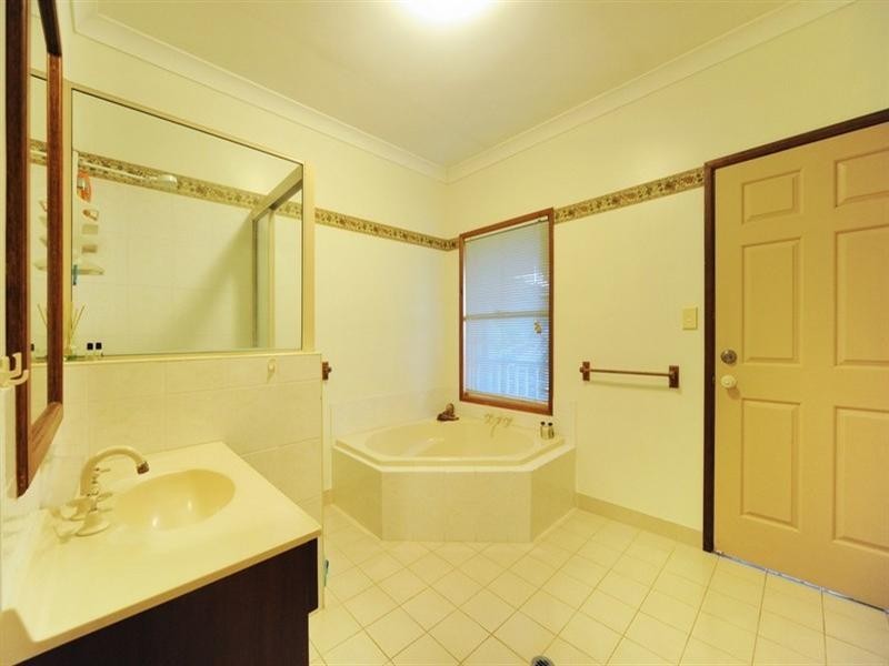 10 Panoramic Court, Cannonvale QLD 4802