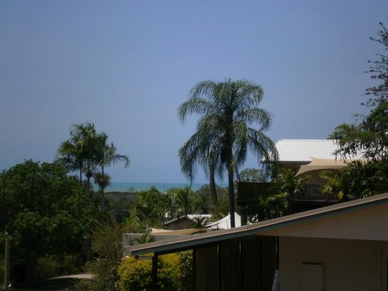 25 South Molle Boulevard, Cannonvale QLD 4802