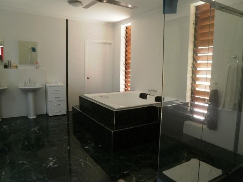 25 South Molle Boulevard, Cannonvale QLD 4802