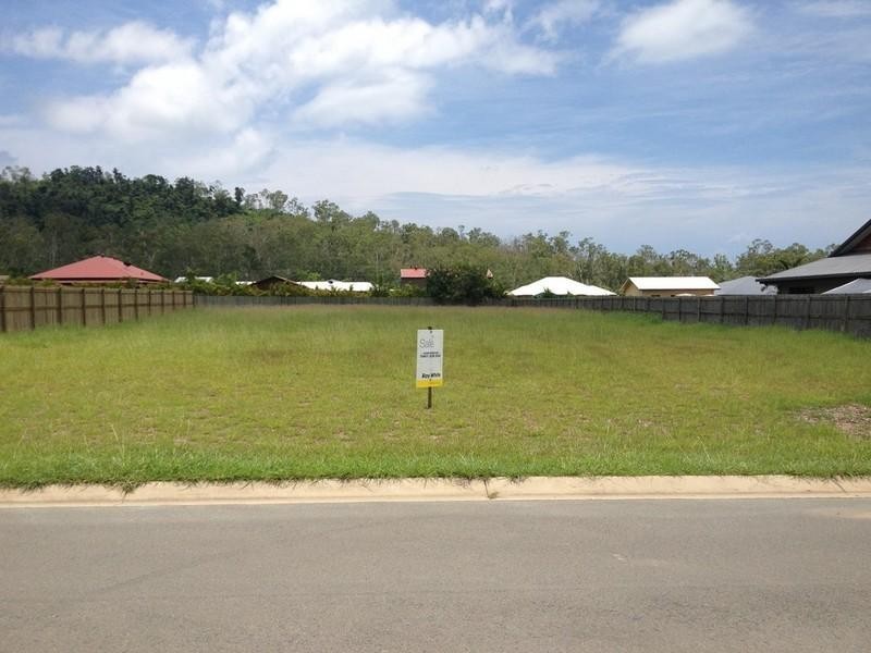 5 Henderson Street, Cannonvale QLD 4802