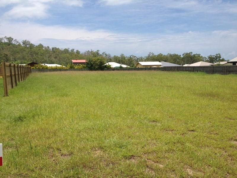 5 Henderson Street, Cannonvale QLD 4802