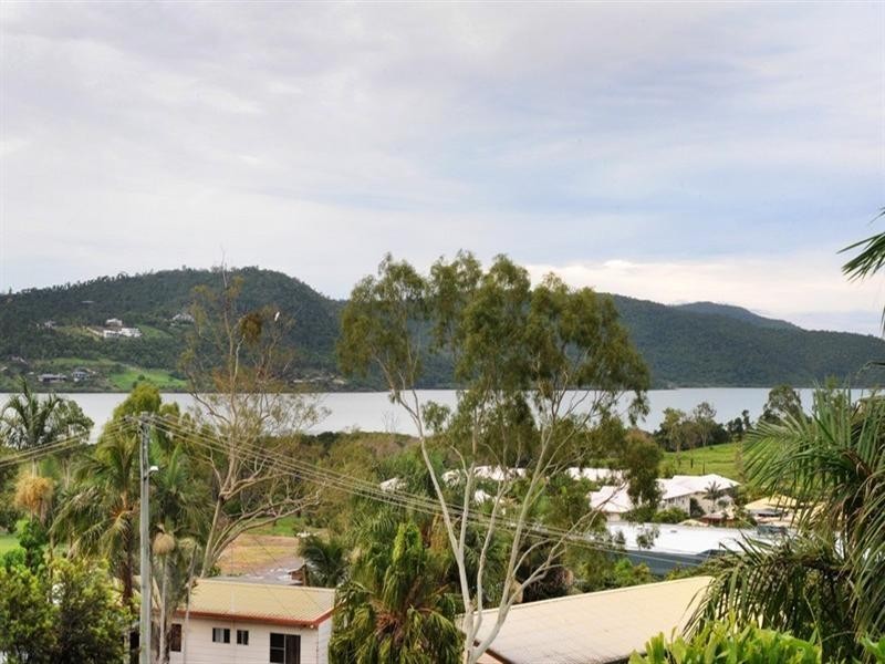 3 Woomerah Avenue, Cannonvale QLD 4802