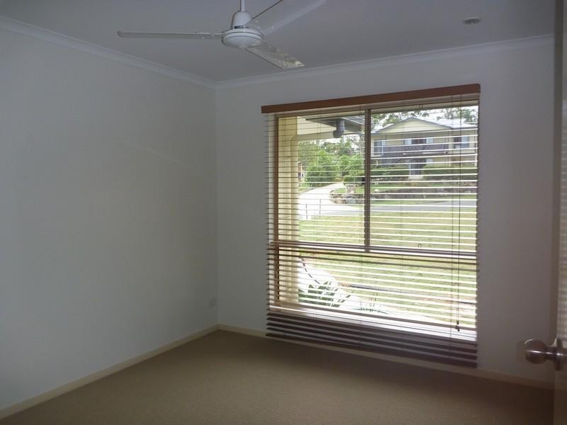 6 Linscot Close, Cannonvale QLD 4802