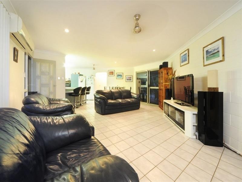 3 Grace Avenue, Cannonvale QLD 4802