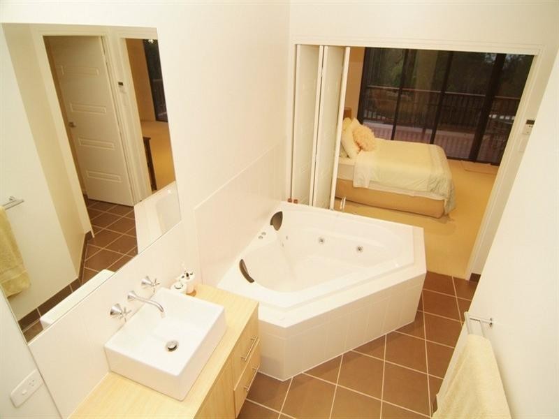 38 Eshelby Drive, Cannonvale QLD 4802