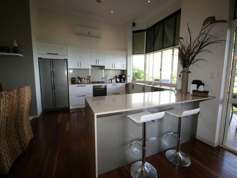 6 Whitehaven Crescent, Cannonvale QLD 4802