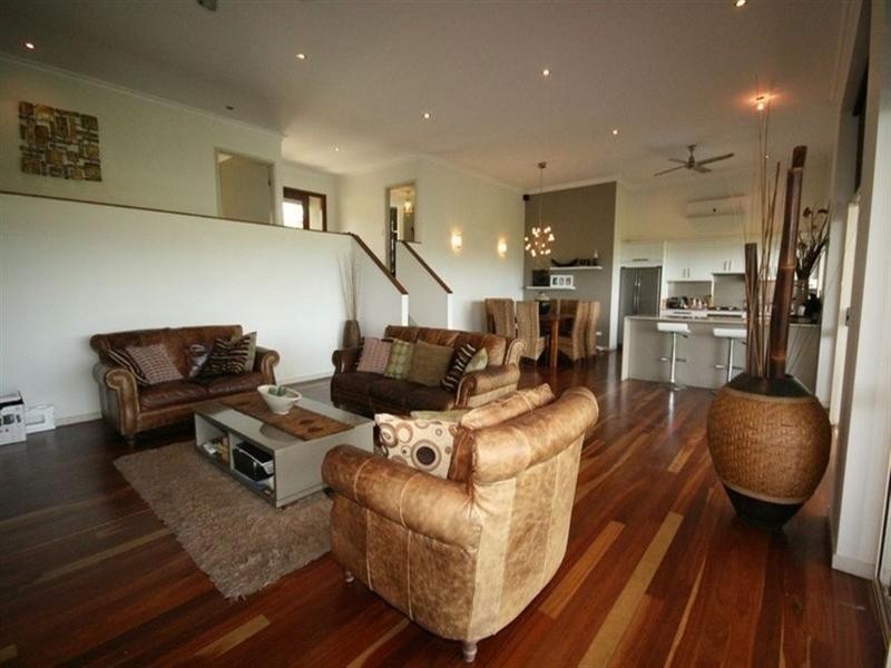 6 Whitehaven Crescent, Cannonvale QLD 4802