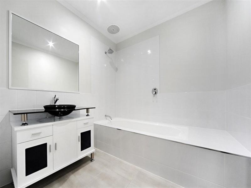 5 Scarlet Gum Crescent, Cannonvale QLD 4802