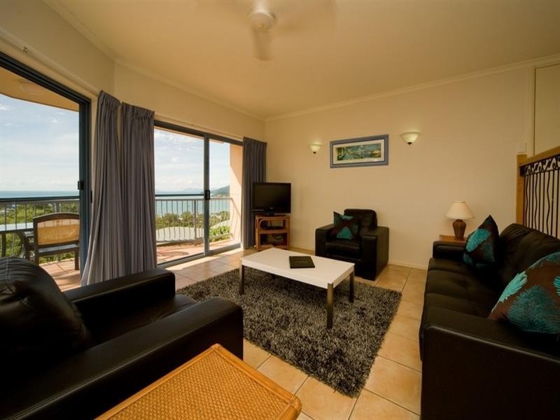 2/2 Nara Avenue, Airlie Beach QLD 4802